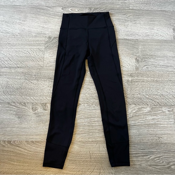 Lululemon In Movement Tights 25” Everlux - Black - Picture 6 of 15